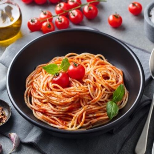 VEGA Spaghetti met Bolognesesaus en een bakje rauwkost VEGETARISCH VEGA Spaghetti met Bolognesesaus en een bakje rauwkost VEGETARISCH
