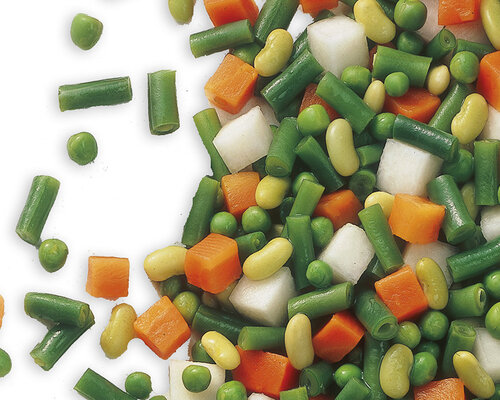 Alpenschnitzel (varkensvlees) met jus, macedoinegroenten en gekookte aardappels