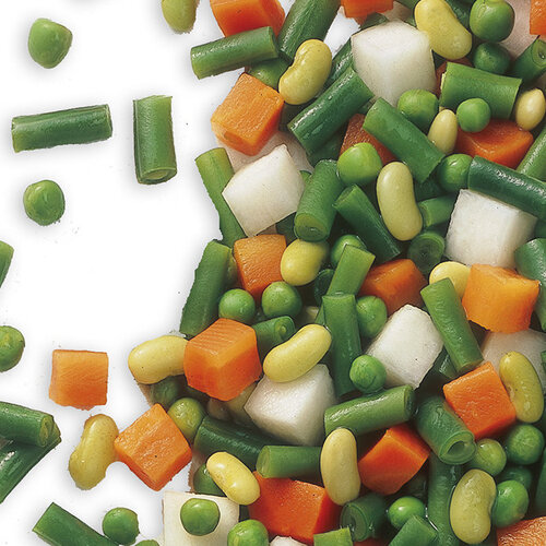 Alpenschnitzel (varkensvlees) met jus, macedoinegroenten en gekookte aardappels