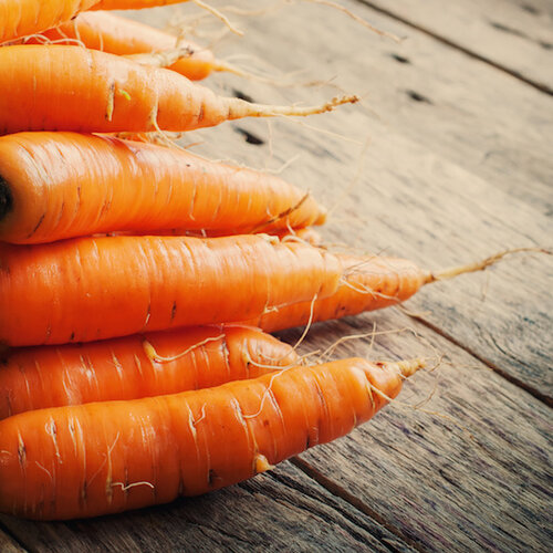 VEGA groenteballetjes met dillesaus, baby wortelen en gebakken aardappels