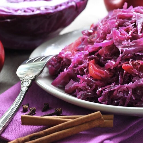 Stamppot van rode kool met vega balletjes in jus (VEGETARISCH) Stamppot van rode kool met vega balletjes in jus (VEGETARISCH)