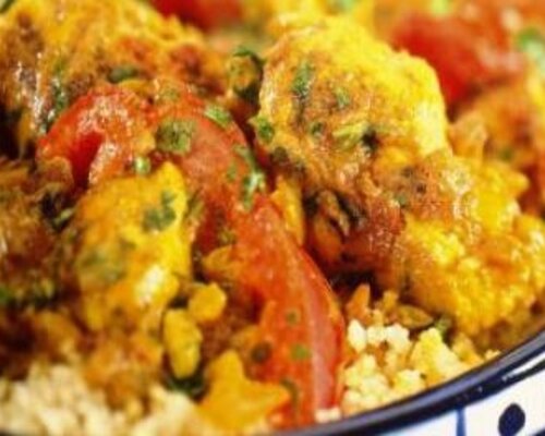 Kip tandoori met witte rijst + bakje rauwkost Kip tandoori met witte rijst + bakje rauwkost