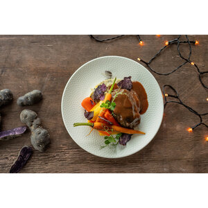 Hertensucade, worteltjes & truffelpuree Hertensucade, worteltjes & truffelpuree