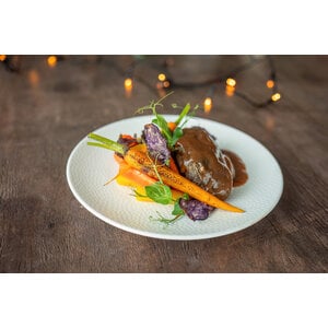 Wildburger, rode kool & pommes duchesse