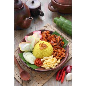 Mini rijsttafel met kipsate & babi pangang Mini rijsttafel met kipsate & babi pangang