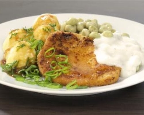 Kalkoenschnitzel met jus, tuinbonen met roomsaus en gekookte aardappel - natriumarm