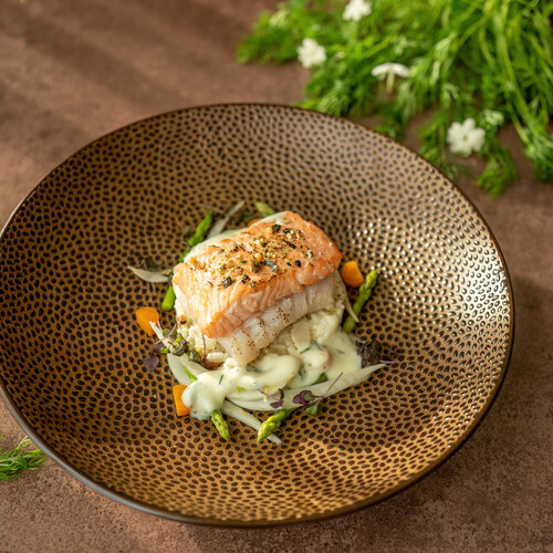 3 gangenmenu: Kip-asperge salade-Duo vis van Heek en zalm met dillesaus, venkelrisotto met citroen - Paasmousse