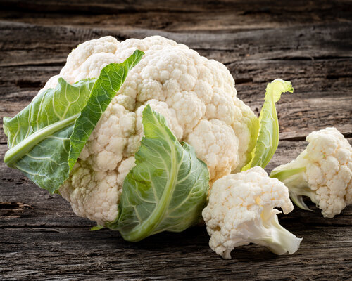 Kipvink met jus, bloemkool en gekookte aardappels