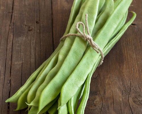 VEGA Cheeseburger, snijbonen en gekookte aardappels