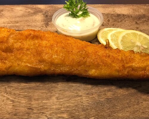 SMALL Lekkerbek remouladesaus doperwten met wortelen krielaardappel gebakken