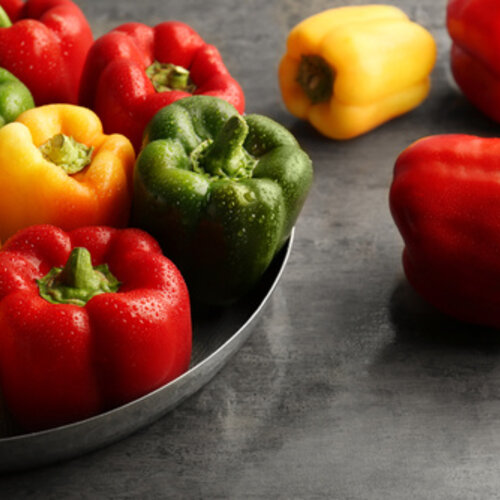 Gevulde paprika ((hoh)gehakt, groente en kaas) en aardappelpuree met bieslook