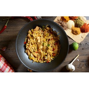 VEGA Tempeh satesaus bami goreng
