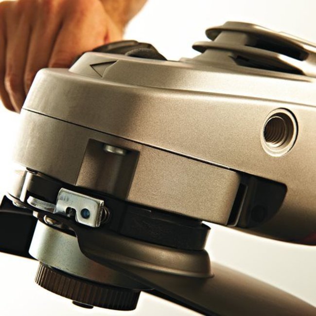 Milwaukee Haakse slijper AGV22-230/DMS 2200W