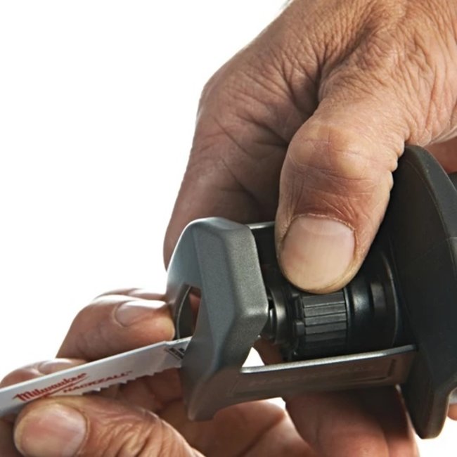 Milwaukee M12CHZ-602X FUEL subcompactreciprozaagmachine