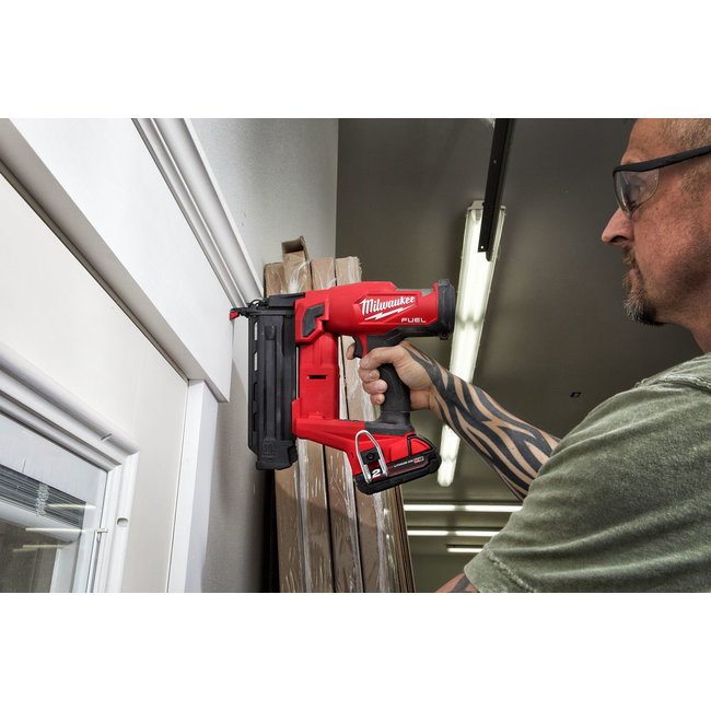 Milwaukee M18FN18GS-202X FUEL afwerkingstacker