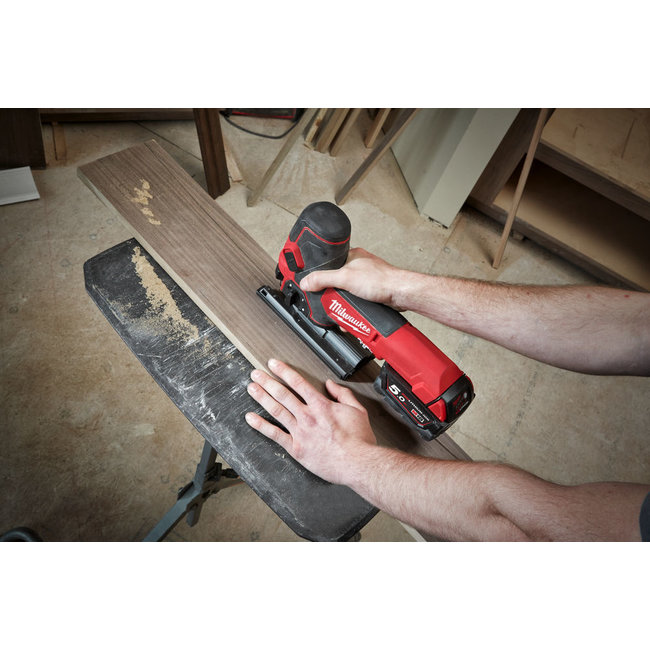 Milwaukee M18FBJS-502X FUEL decoupeerzaagmachine middelgreep
