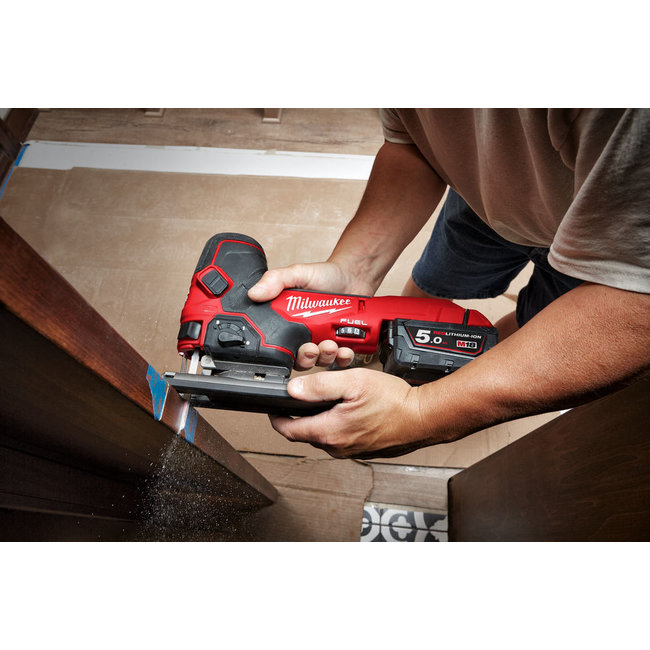 Milwaukee M18FBJS-502X FUEL decoupeerzaagmachine middelgreep