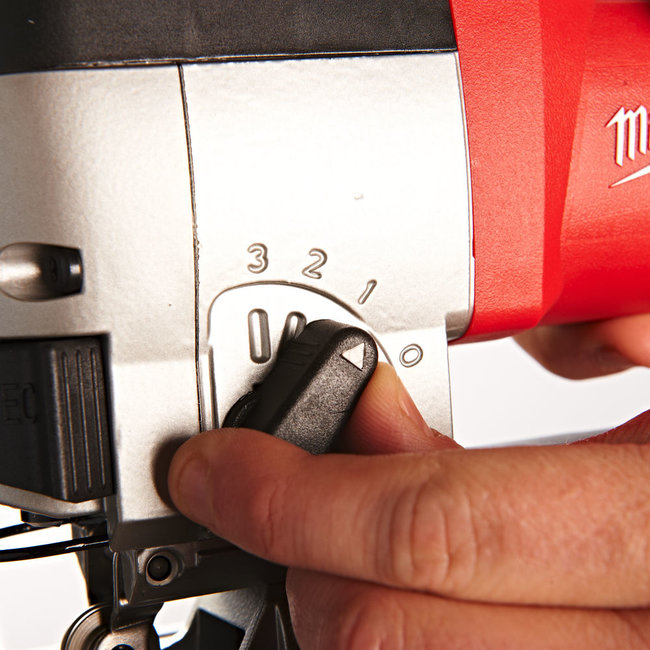 Milwaukee HD18JSB-0 decoupeerzaagmachine middengreep