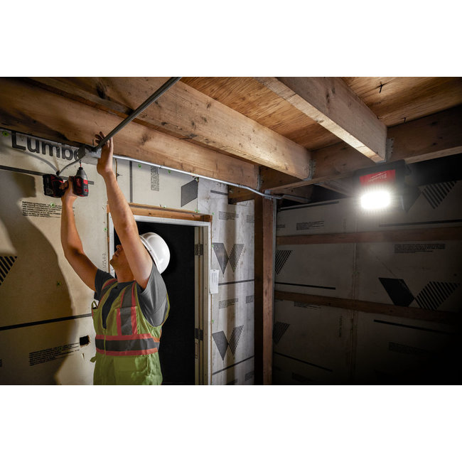 Milwaukee M18HOAL-0 high output area lamp