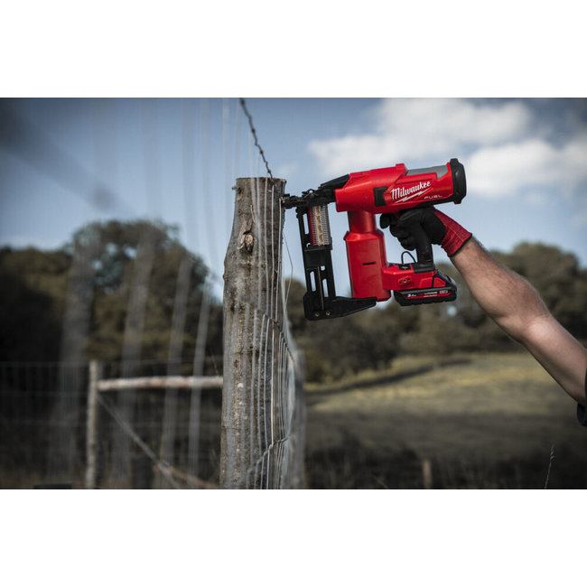 Milwaukee M18FFUS-302C Fencing Stapler