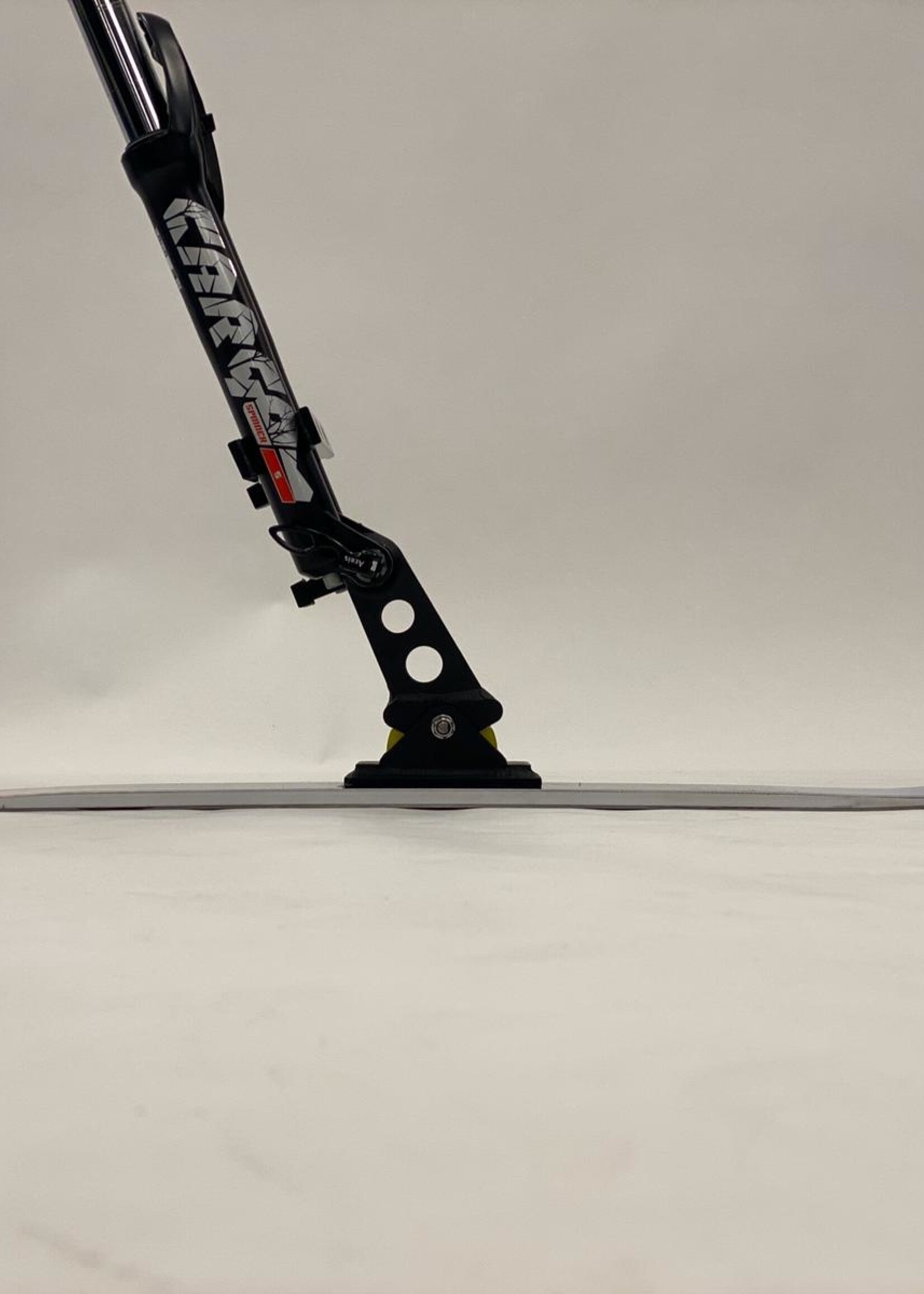 TNGNT Das TNGNT Skibike Snowbike mit Spinner Cargo MTB Downhill Dämpfer