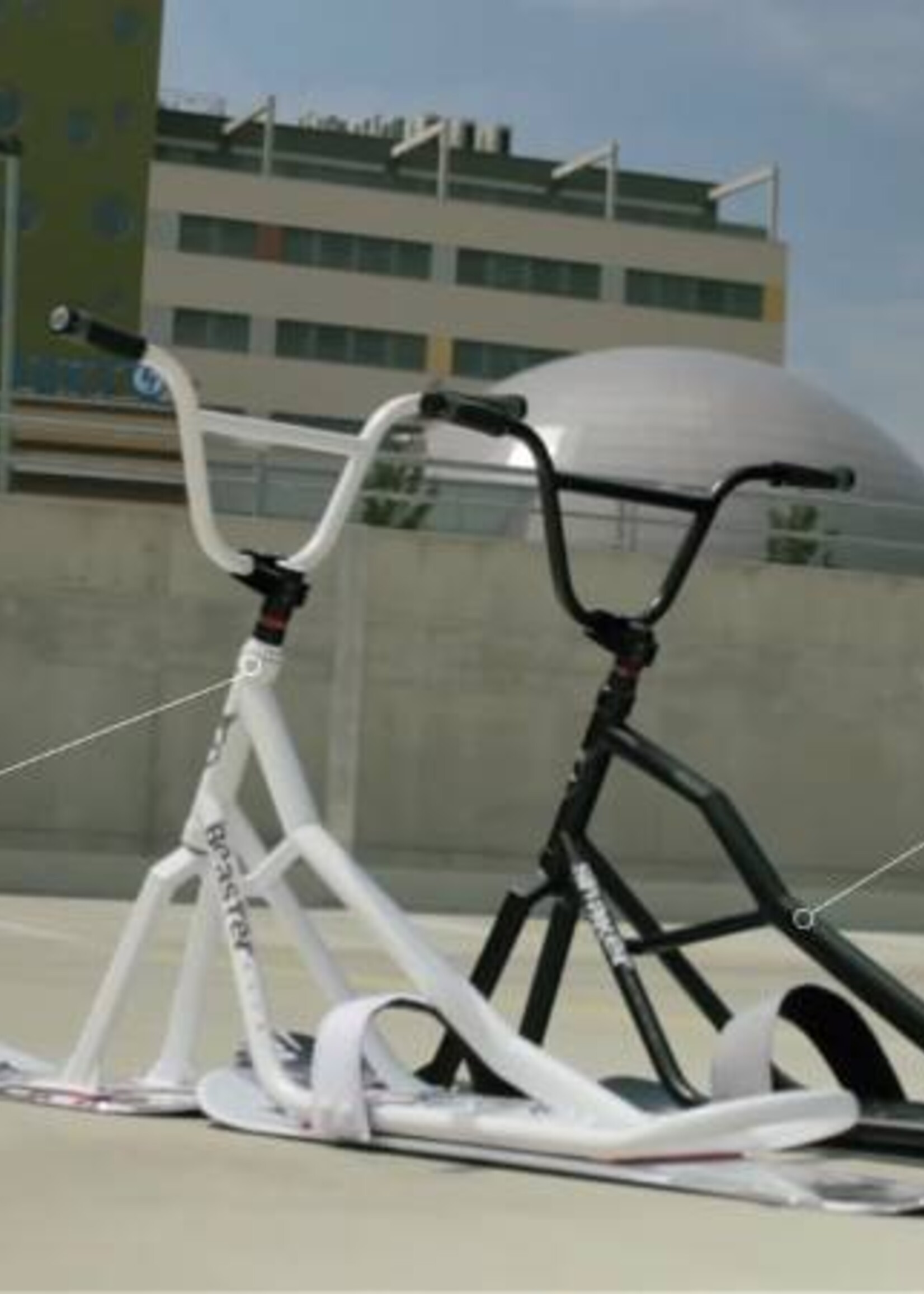 Snowbaar Beaster RACE Snowscoot of Snowbaar