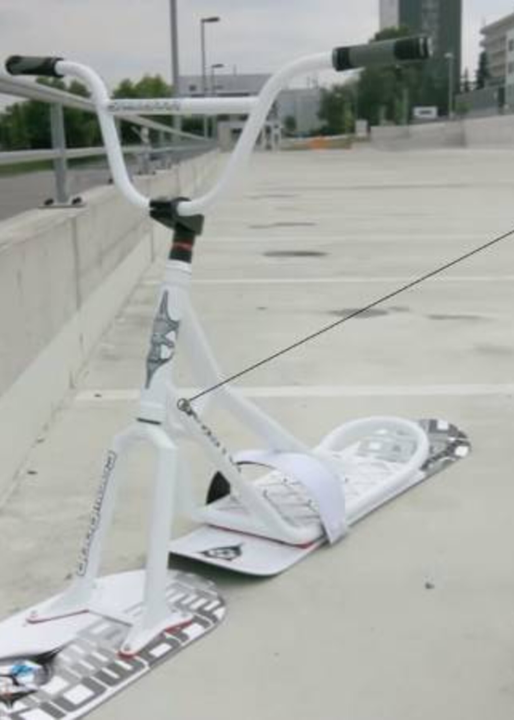 Snowbaar Beaster RACE snowscoot van Snowbaar