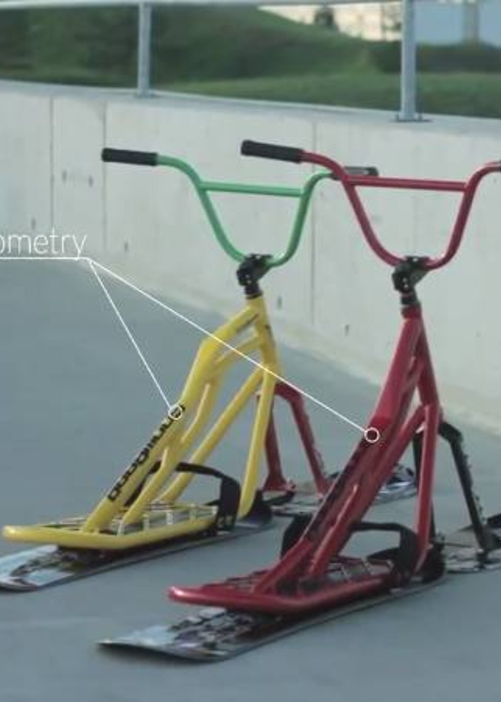 Snowbaar Beaster WORLD CUP snowscoot van Snowbaar