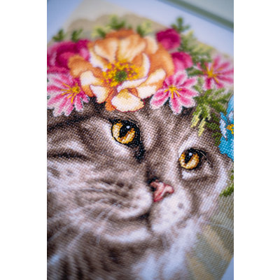 Lanarte Borduurpakket Maine Coon met Bloemenkrans