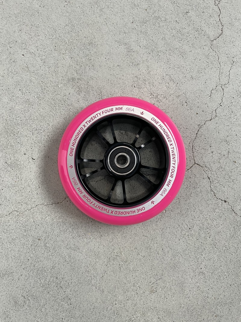 Blunt Envy 10 Spokes Wheels Black Pink