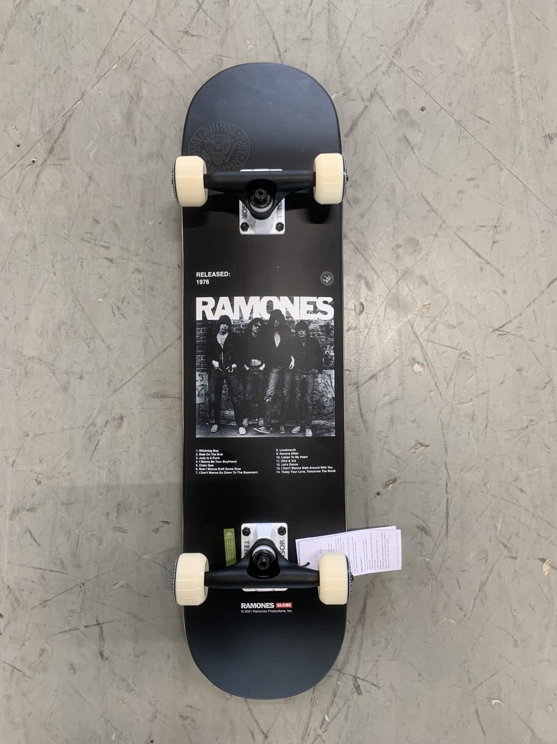 Globe G2 Ramones Black/ White