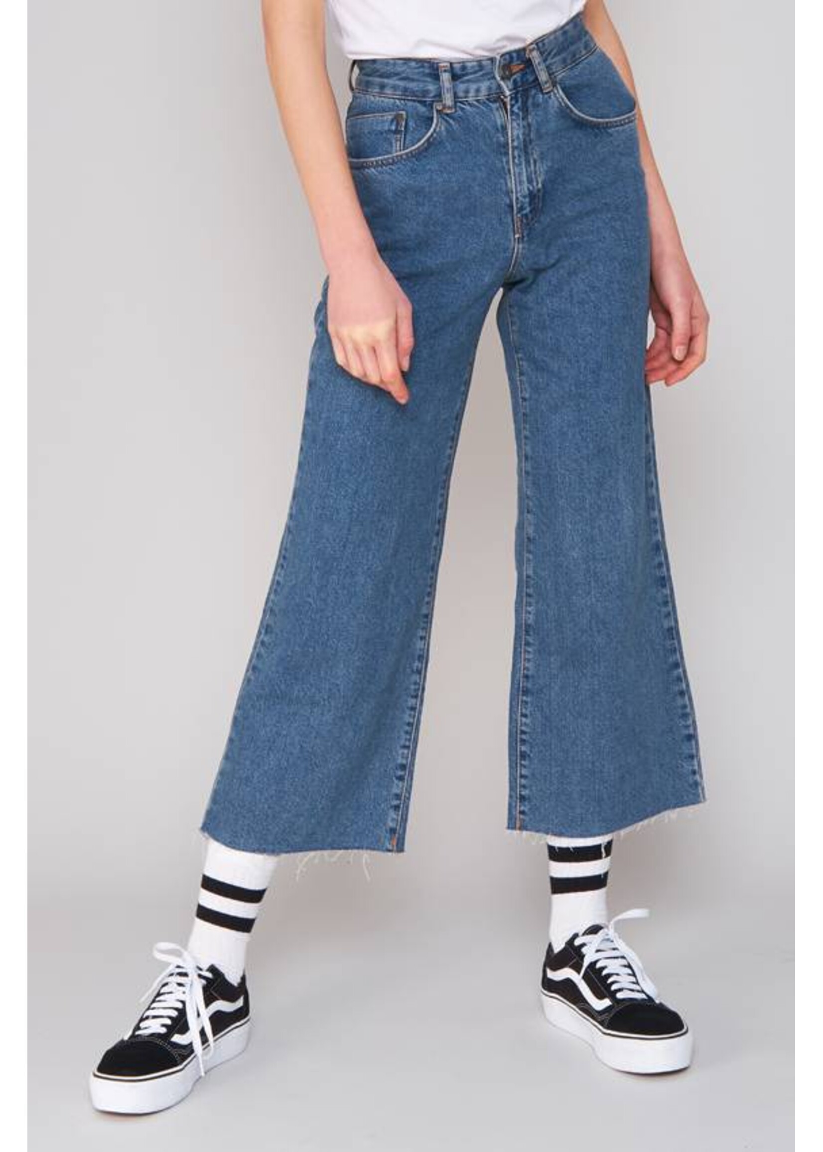 Weite verkürzte Jeans blau
