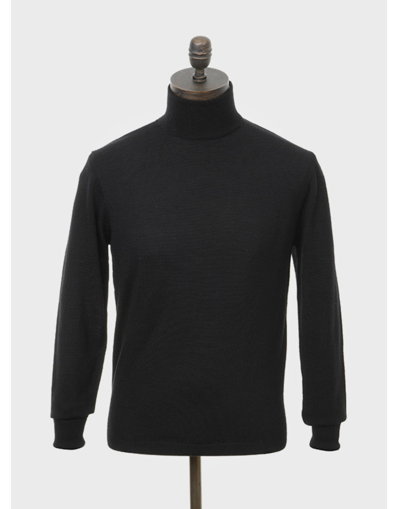 Art Gallery Rollkragenpullover in schwarz