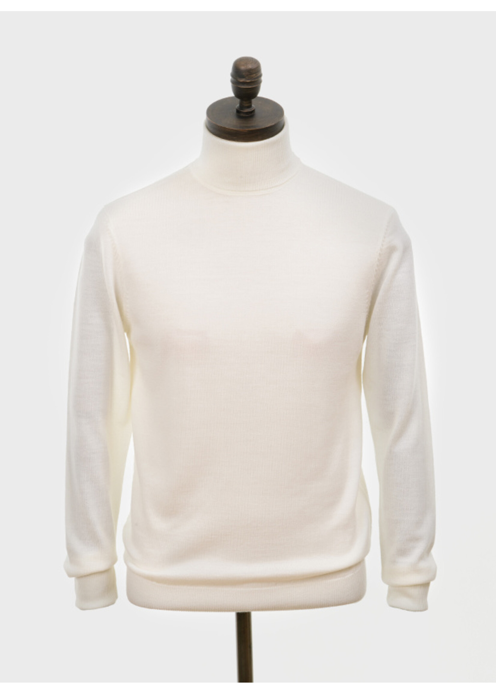 Rollkragenpullover in creme