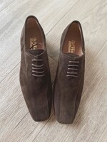 Schuhe in dunkelbraun