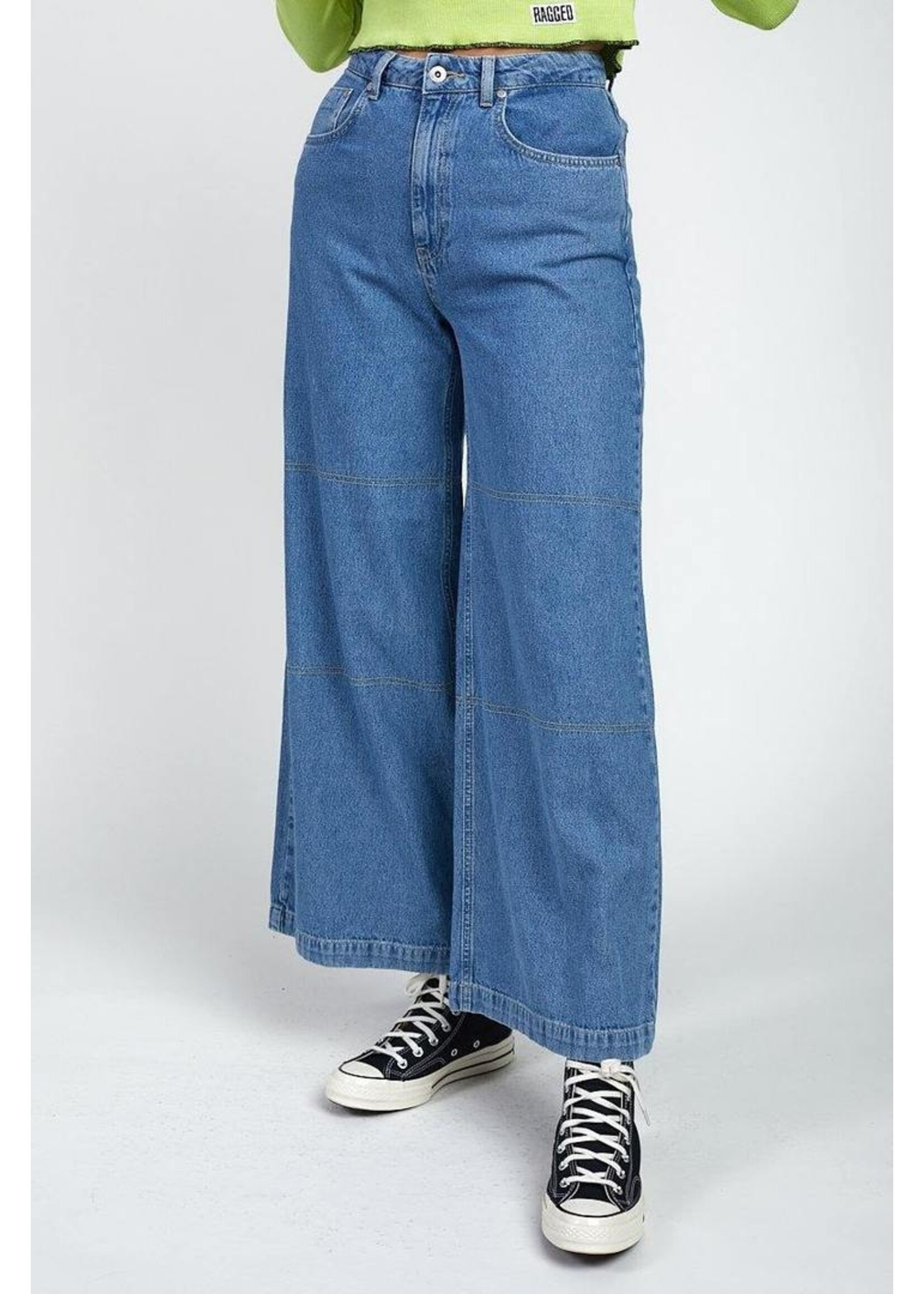 Jeans mit extra weitem Bein in hellblau