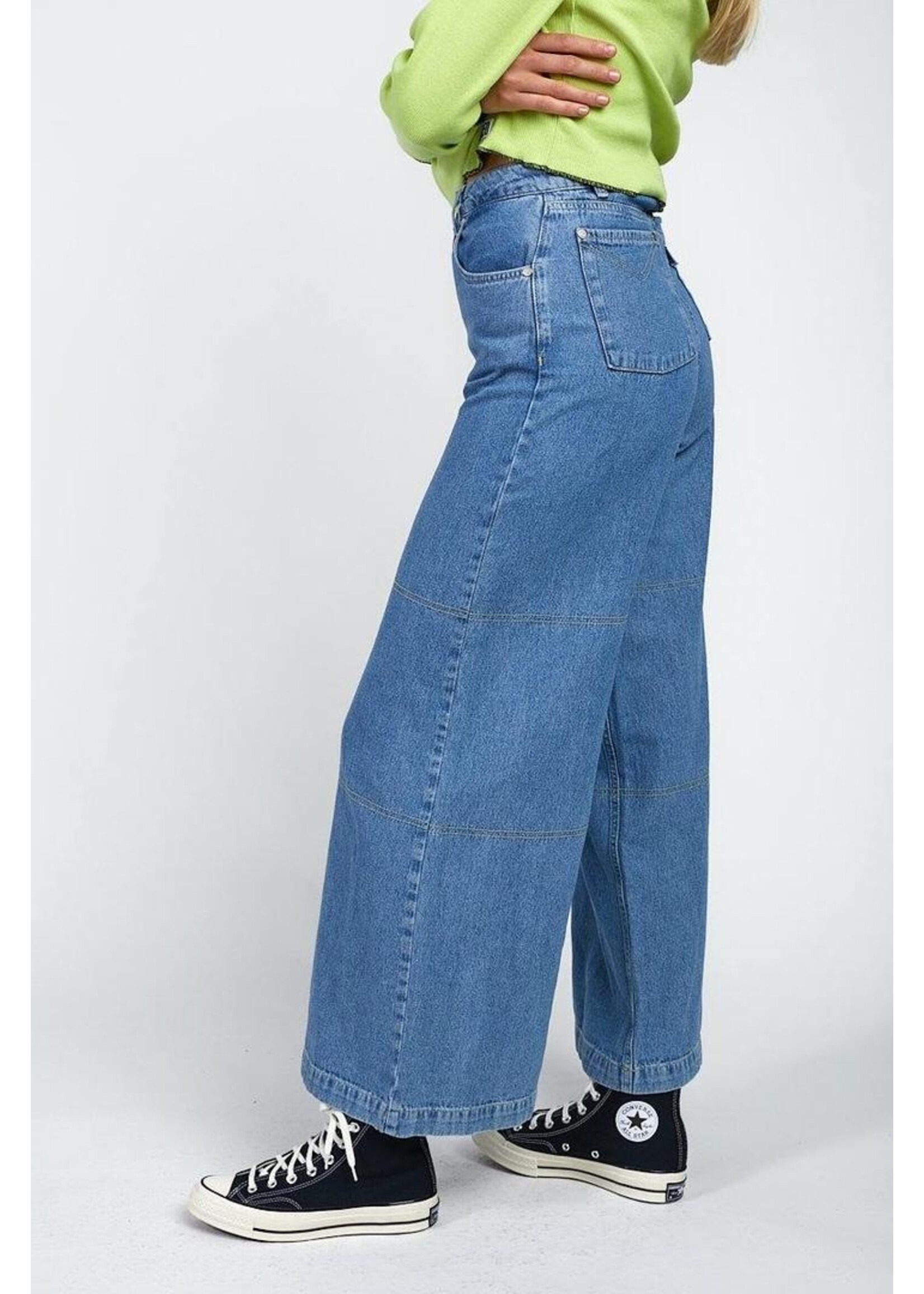 Jeans mit extra weitem Bein in hellblau