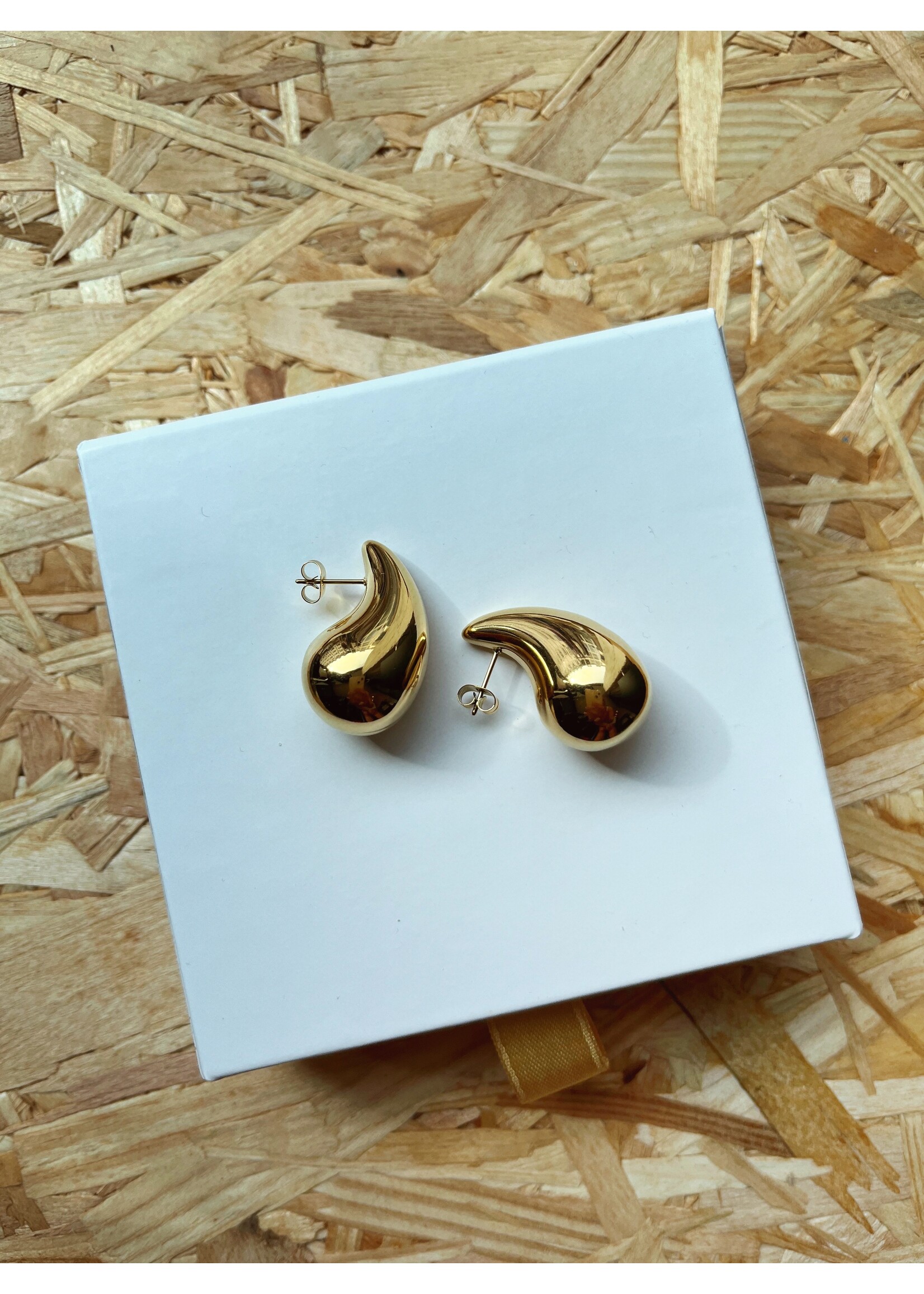 Ohrringe in Tropfenform