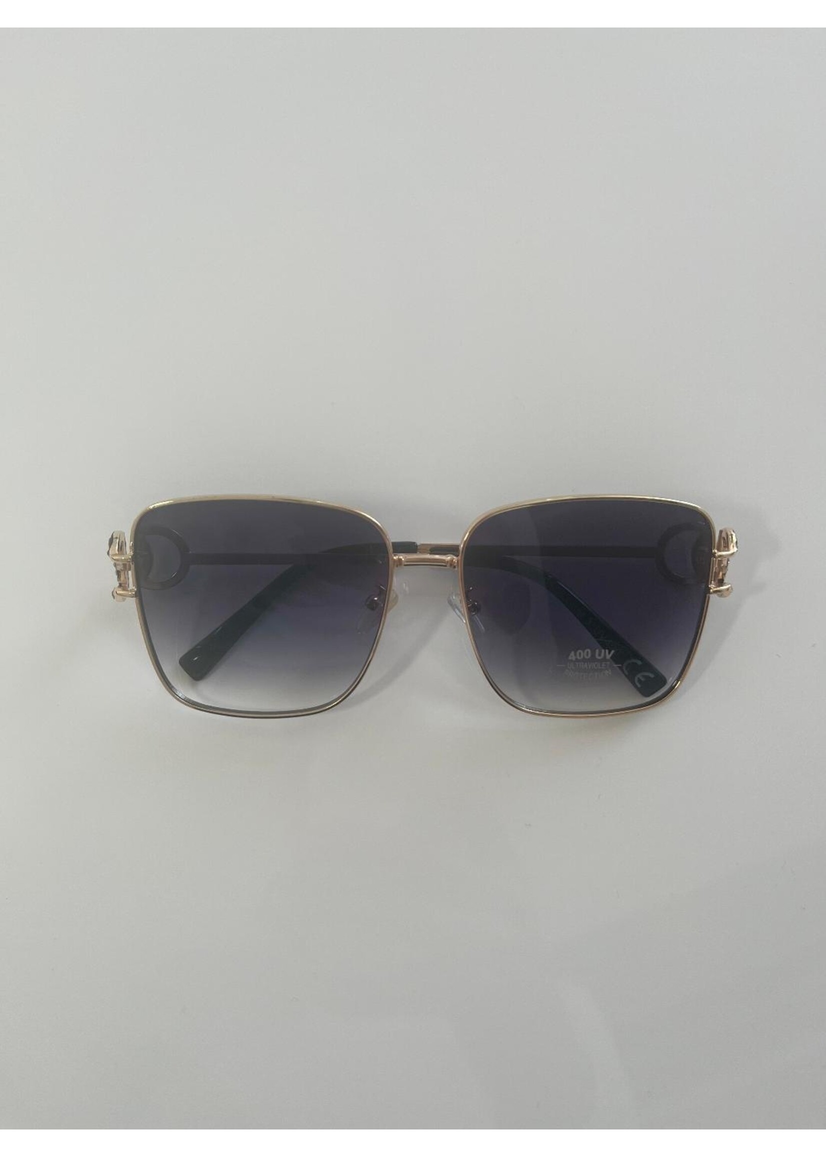 Sonnenbrille mit goldenem Metallrahmen