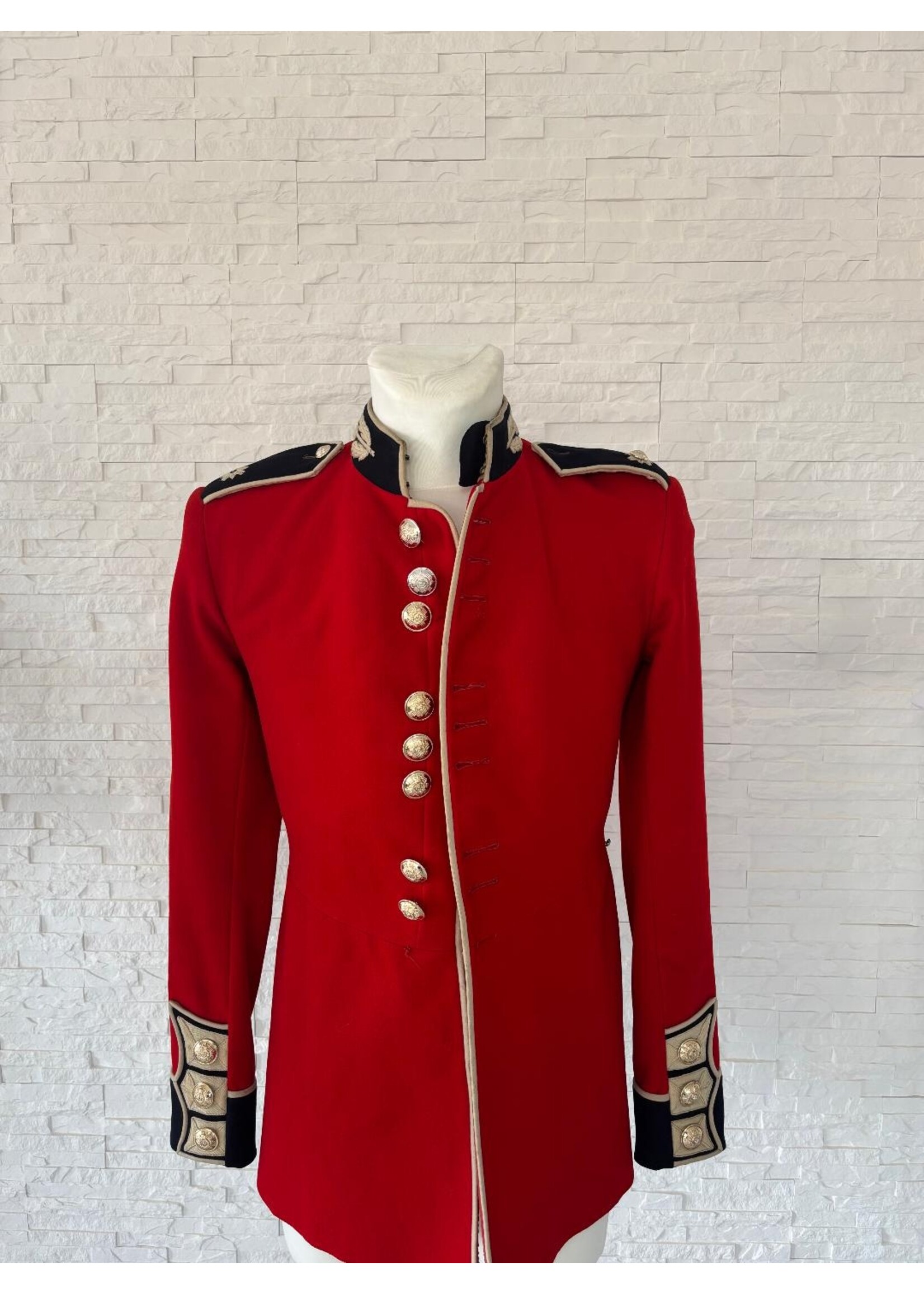 Uniformjacke in rot