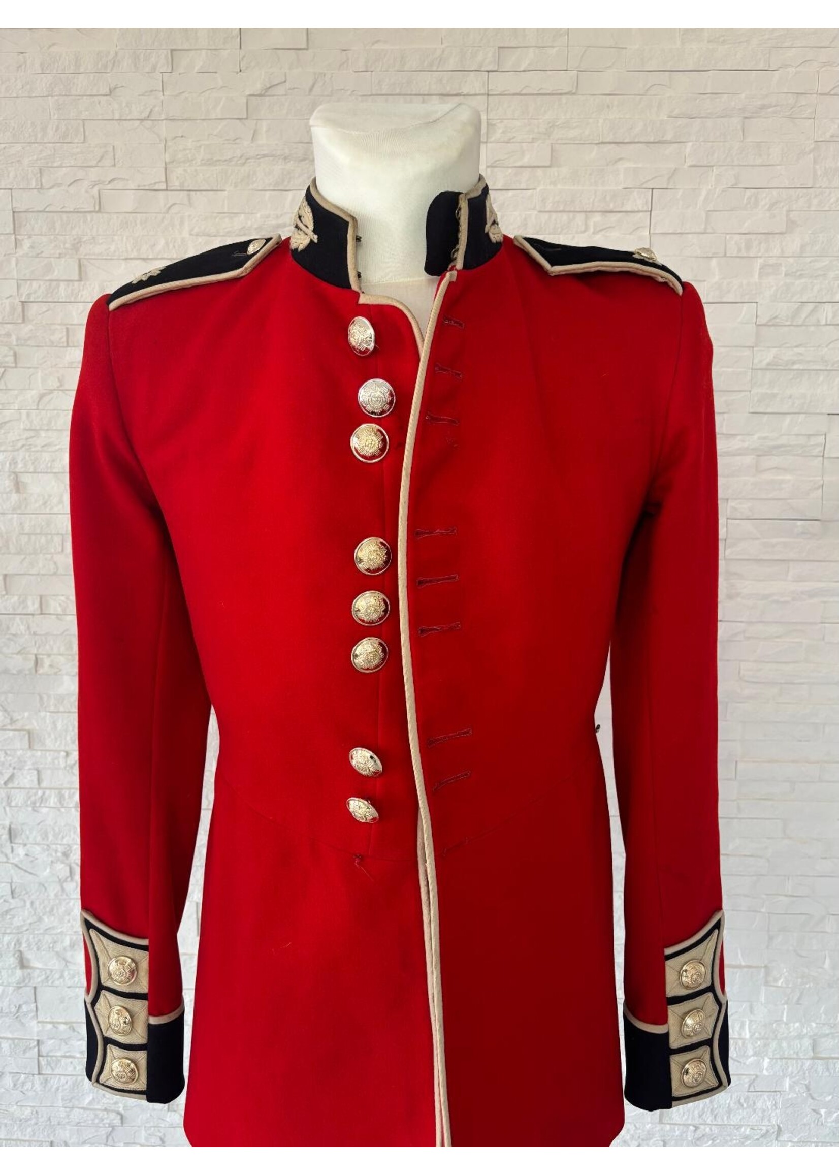 Uniformjacke in rot