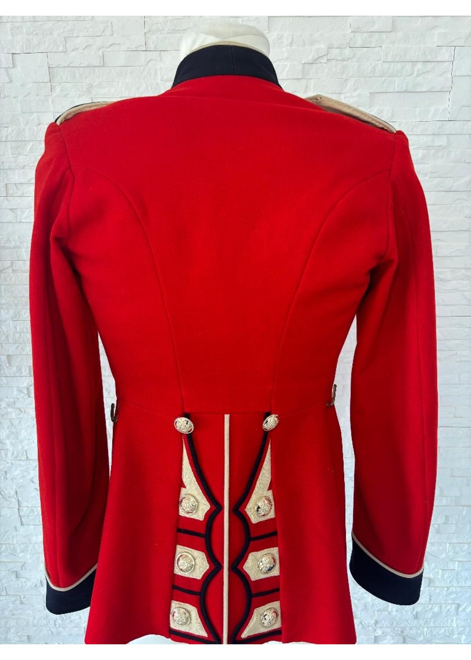 Uniformjacke in rot