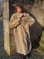 Northern Blaze Kunstfellmantel. Maxilanger Faux Fur Coat in Naturfell Optik