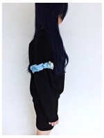 Sweater im 90er Stil blau
