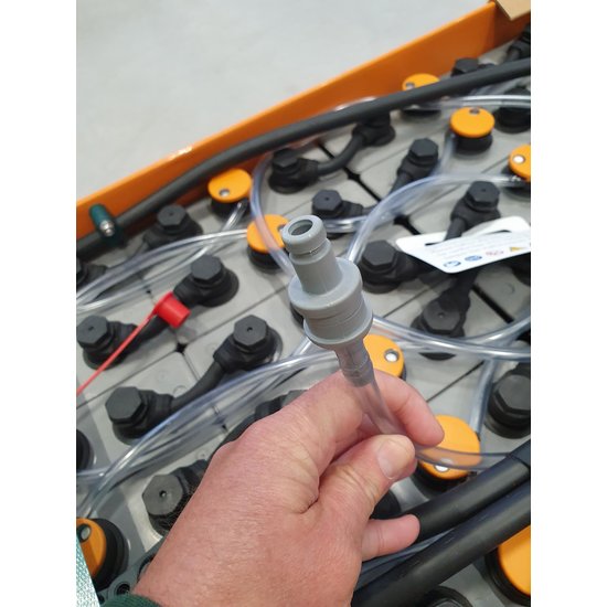 Demi Accu Vulsysteem – Automatisch Accuwater Bijvullen | Huchem