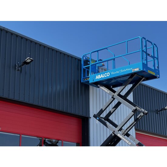 Abalco Rental Schaarhoogwerker 7,8 m huren – elektrisch, veilig & veelzijdig