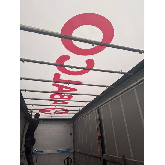 Huchem  Vrachtwagen met laadklep & schuifzeilen – 14 ton Euro6 met chauffeur