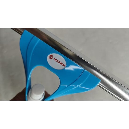 Huchem Ruitenreiniger met 140 ml Spray & Wisser | Hugo Tools