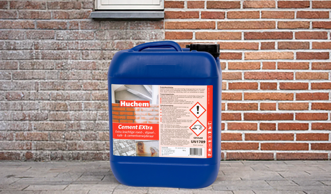 Last van vlekken op uw gevel? Gebruik de Cementsluier Verwijderaar van Huchem!