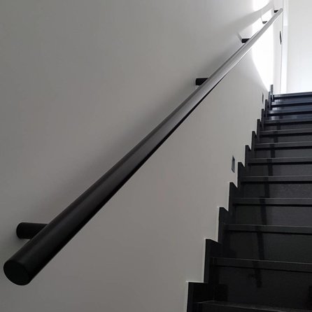 Zwarte trapleuning (gecoat) op maat - rond - incl. leuninghouders TYPE 14 - coating zwart RAL 9005